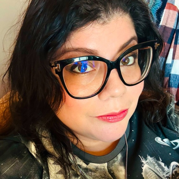 Meet your Posher, Ana - Picture 2 of 2